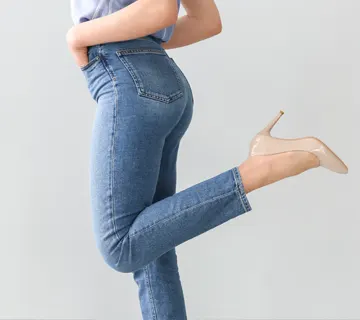 Upgradez vos jeans, touche de chic